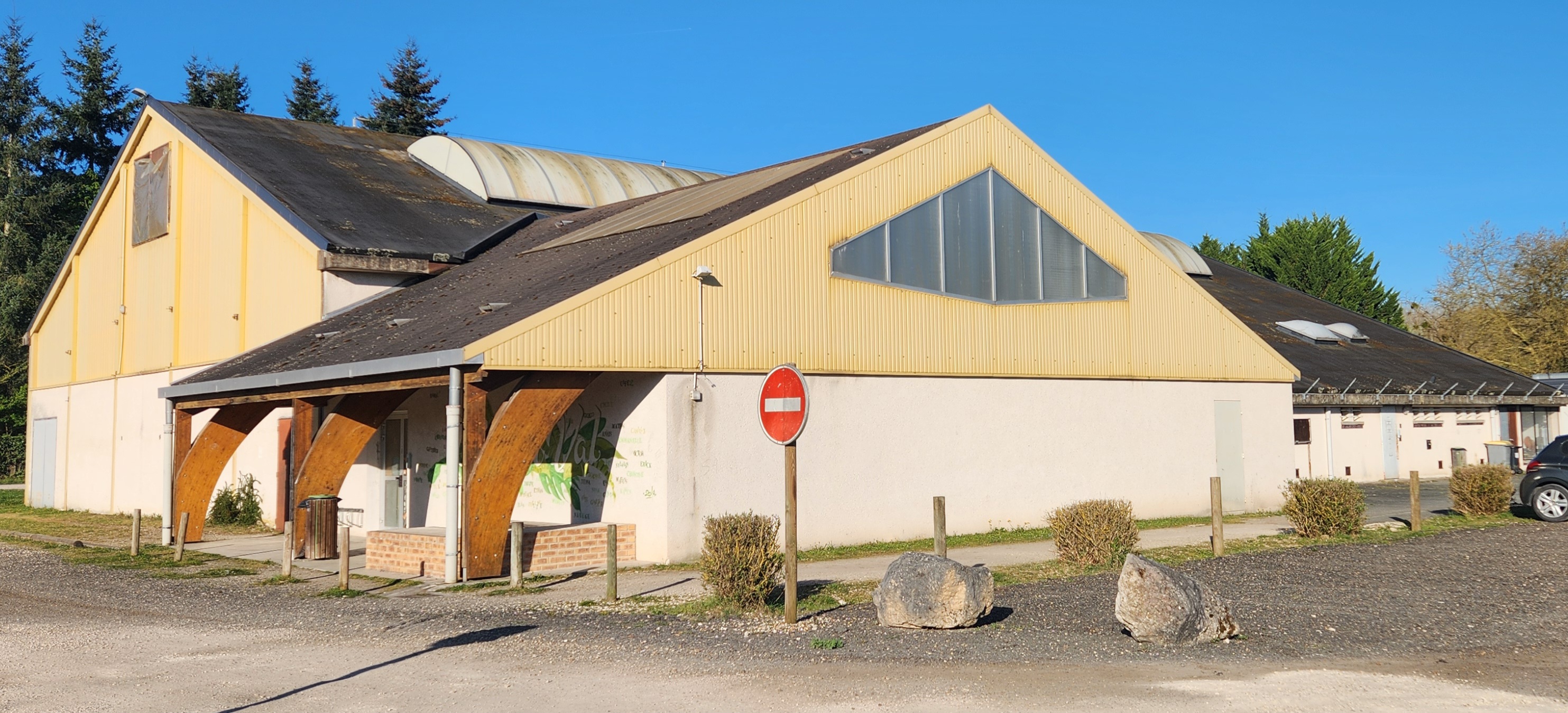 Photo extérieure ancien gymnase